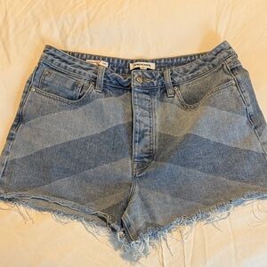 Vigoss Women's Light Blue Chevron Jean Shorts